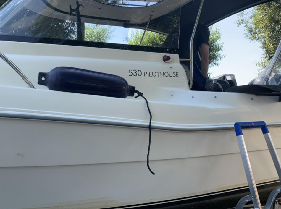 quicksilver-530-pilothouse