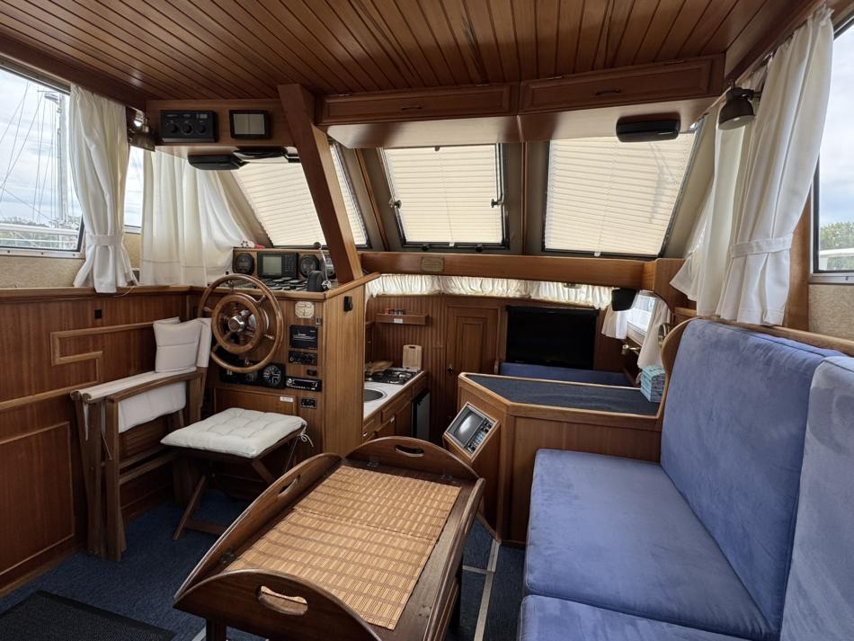 motoryacht-success-fly-stahlverdraenger-kajuetboot