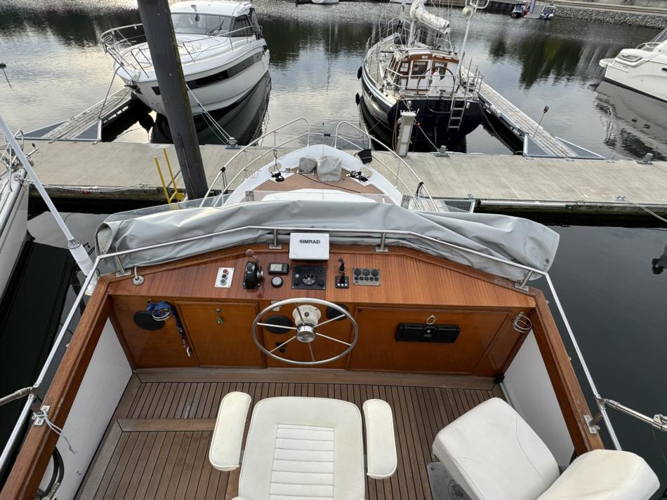 motoryacht-success-fly-stahlverdraenger-kajuetboot