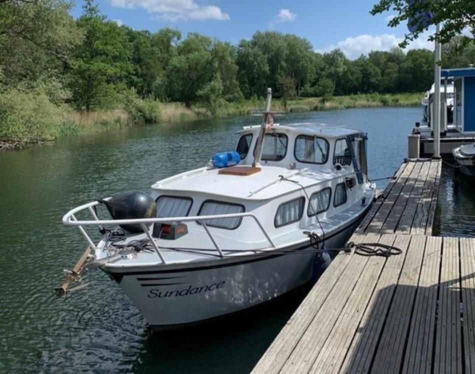 biete-kajuetbootmotorboot