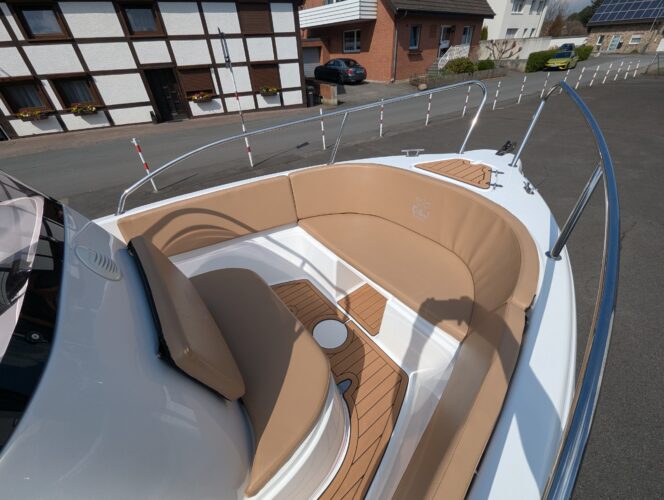 gfk-motorboot-mittelkonsole-80-ps-mercury-trailer