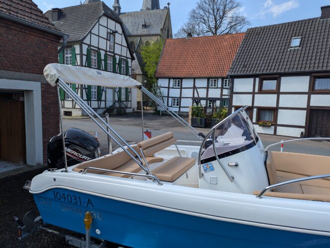gfk-motorboot-mittelkonsole-80-ps-mercury-trailer