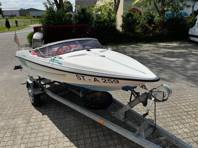 motorboot-sportboot-inkl-aussenborder-und-trailer
