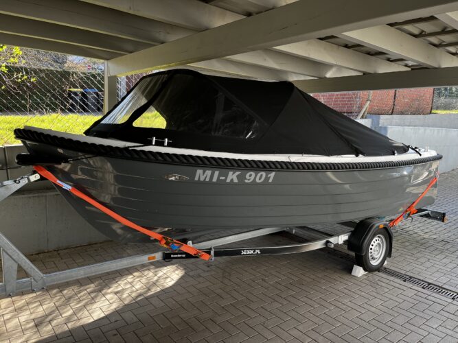 biete-hier-ein-kleinboot-mit-passendem-trailer-und-umfangreichen-zubehoer