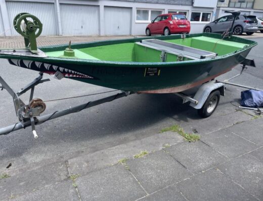 Angelboot komplett mit Solar, 2 E-Motoren und Trailer TÜV 7/24
