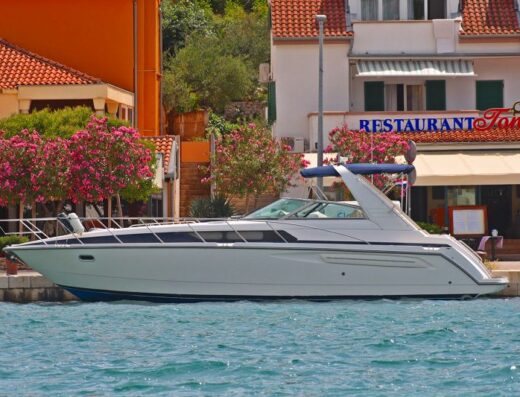 Bayliner 3685 Avanti 12 Meter