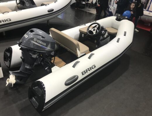 Brig Falcon 330 Tender & Yamaha 20PS