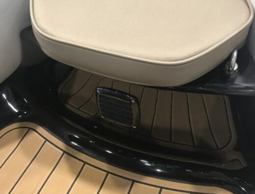 Brig Falcon 330 Tender & Yamaha 20PS