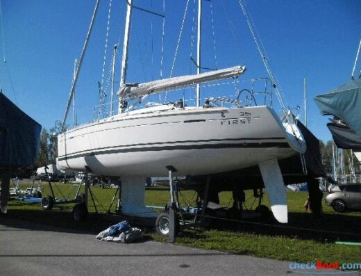 Beneteau First 35