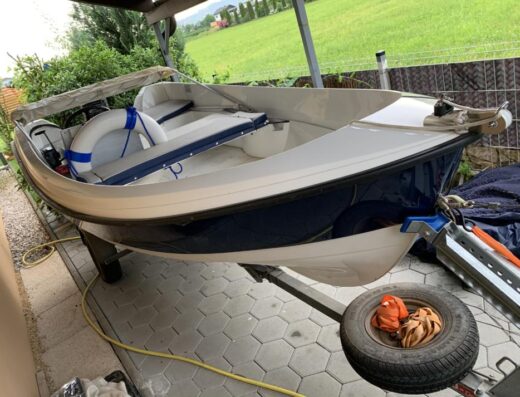 Neuwertiges Motorboot GFK