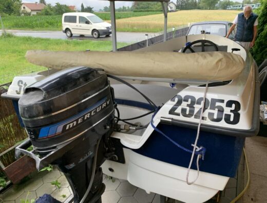 Neuwertiges Motorboot GFK