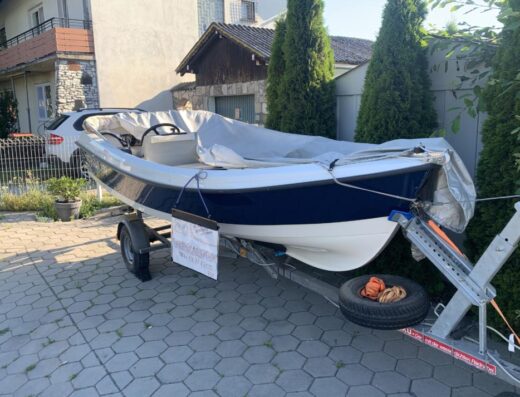 Neuwertiges Motorboot GFK