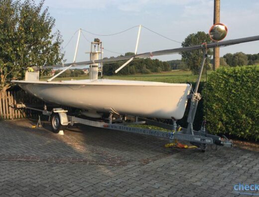 Streamline GER2052 offenes Kielboot mit Trapez (Doppeltrapez) + Harbeck Trailer