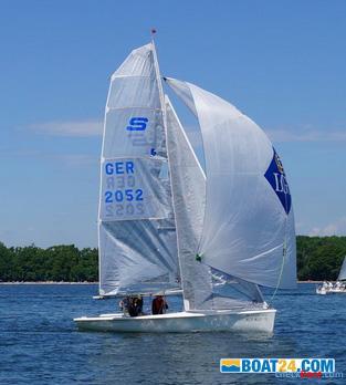 Streamline GER2052 offenes Kielboot mit Trapez (Doppeltrapez) + Harbeck Trailer