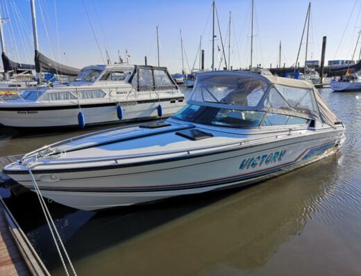 Formula 242 LS Motorboot mit Trailer Sportboot Speedboot 7,4L V8 Penta Duoprop