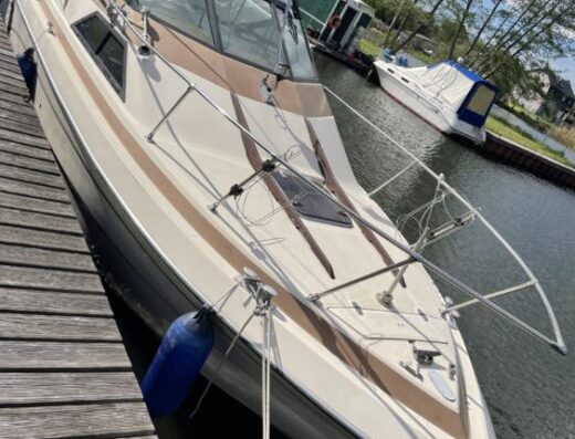 Glastron Aventura II