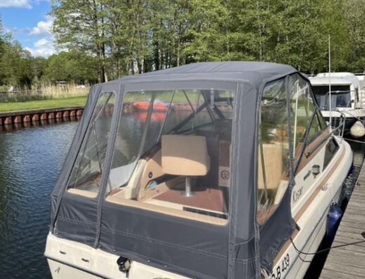 Glastron Aventura II