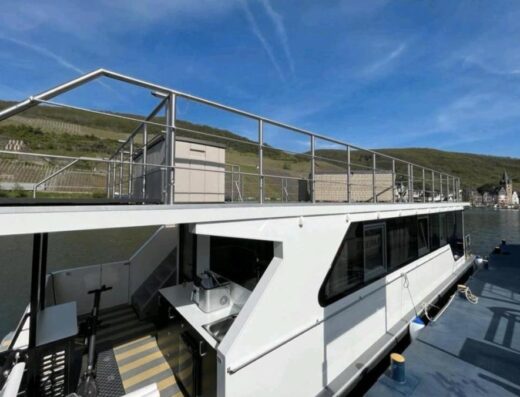 Hausboot / Wohnboot Winterfest