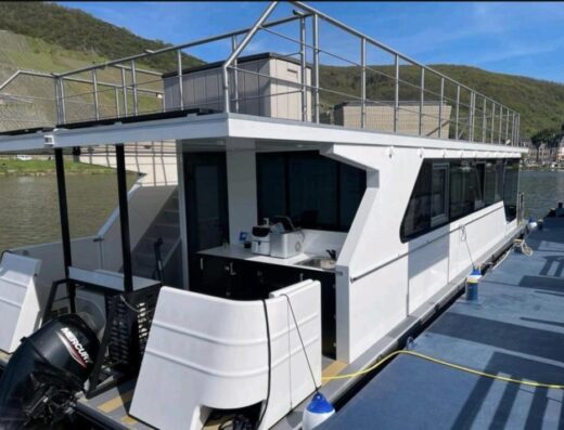 Hausboot / Wohnboot Winterfest