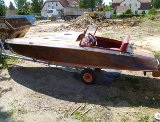 Holz sportboot Eigenbau Wartburgmotor ca1920-1930
