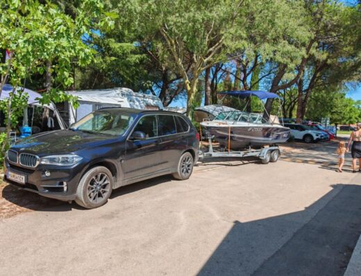 Invader Motorboote