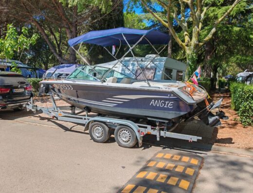 Invader Motorboote