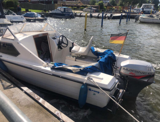 Kajütboot Sportboot Tramp 495/ Motor 25 Ps (4-Takt) inklu Trailer