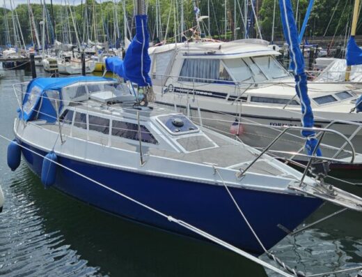 kompl. überholtes Segelboot Jouet Tarantelle27