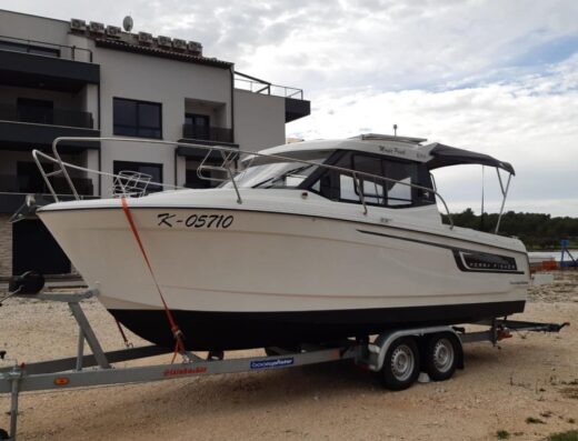 Merry Fisher 695