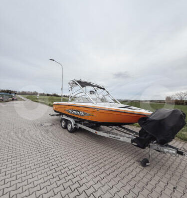 Moomba/Mobius Sportboot