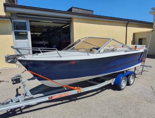 Motorboot der Marke Saphir inkl. Trailer
