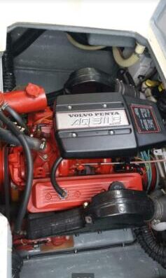 Motorboot mit 4 Schlafplätzen