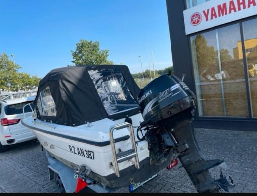 Motorboot