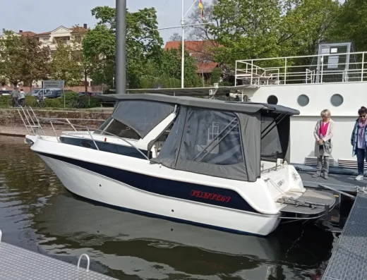 Motorkajütboot  „FAETON 730 Sport“  Bj.2002