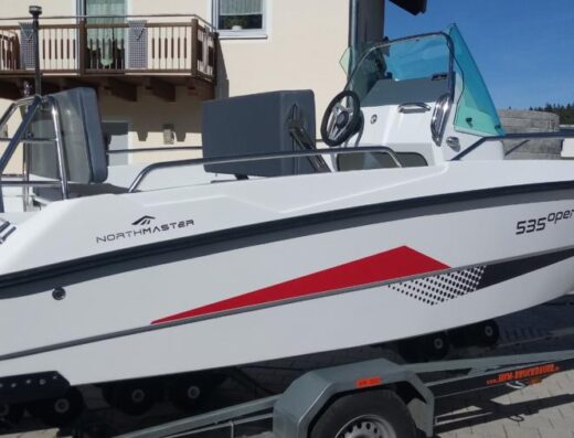 Northmaster 535 open Konsolenboot mit Sundeck