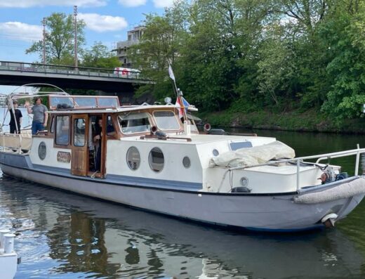 Plattbodenschiff Stahlschiff
