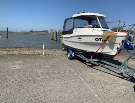 QuickSilver 530 Pilothouse
