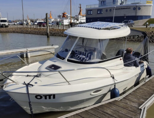 QuickSilver 530 Pilothouse