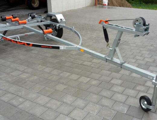 Respo Bootstrailer 750 Kg klappbare Rückleuchten