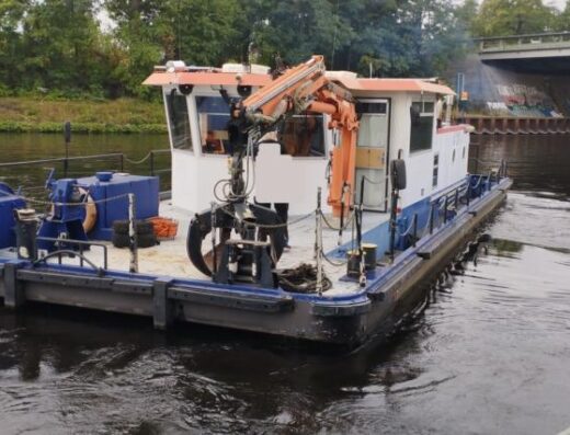 Stahlboot Hausboot Wohnboot Wohnschiff Arbeitsschiff Kran Pontonboot