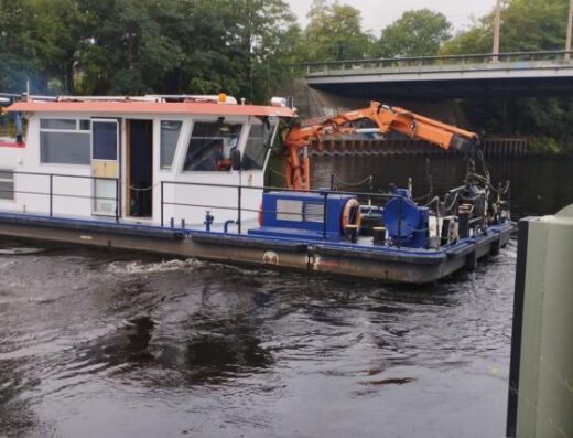 Stahlboot Hausboot Wohnboot Wohnschiff Arbeitsschiff Kran Pontonboot