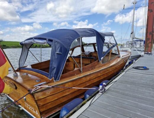 Traditionelles Holzboot Storebro Solo Ruff