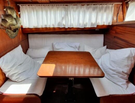 Wunderschönes Holzboot