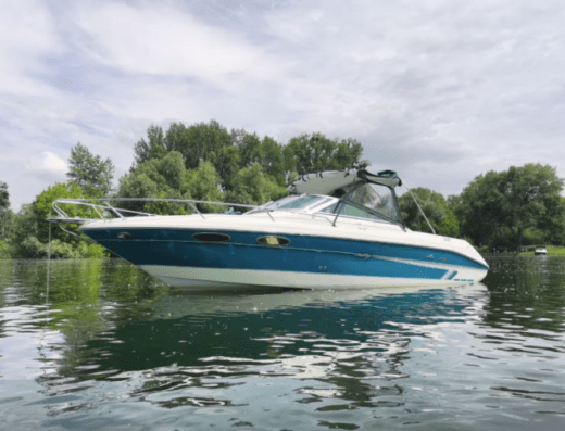 Sea Ray 220 OV (Overnighter)