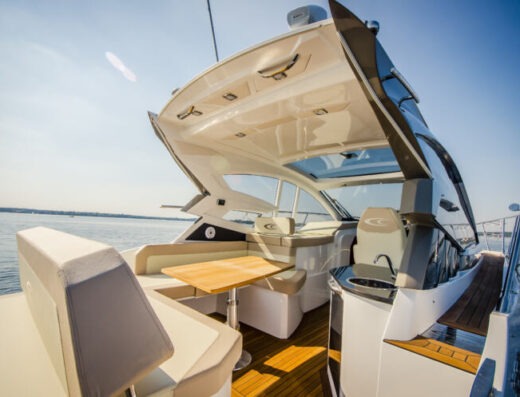 Cobrey 33 HT mit Liegeplatz