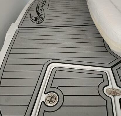 checkBoot - Home 7 24 Viper 263 mit Liegeplatz