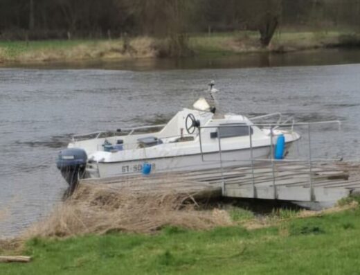 Rauwasserboot mit Kajüte RYDS 435 FC - 15PS Führerscheinfrei