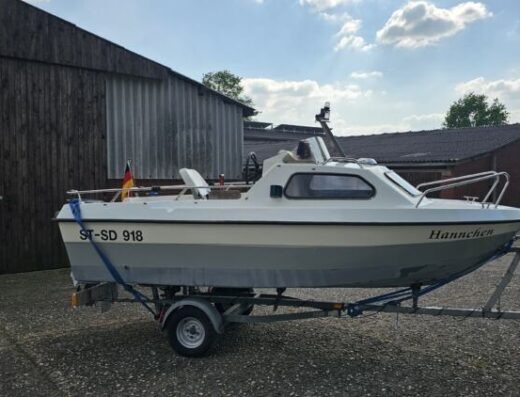 checkBoot - Home 7 15 Rauwasserboot mit Kajüte RYDS 435 FC - 15PS Führerscheinfrei