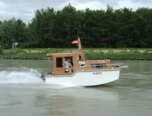 Motorboot 5 Meter Eigenbau Daisy