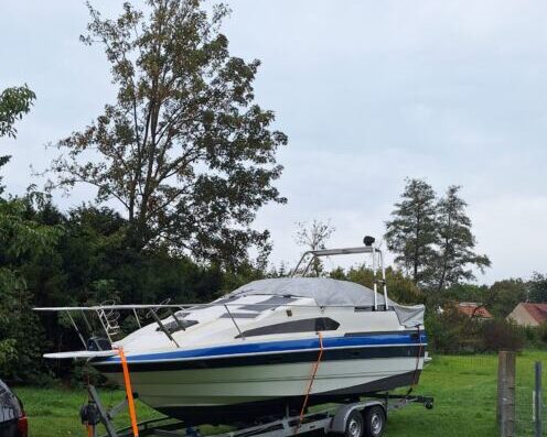 Bayliner 2455 für Außenborder inklusive 3t Trailer
